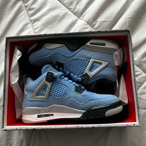 Retro Jordan 4 size 4.5y a size 6 in women